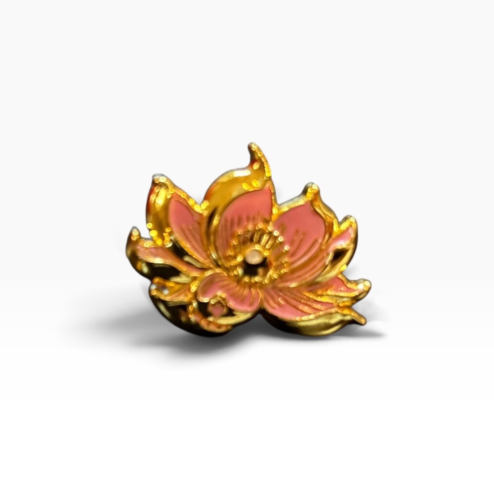 Magic The Gathering Pride Gilded Lotus Pin Promo Pink and Gold Flower New!